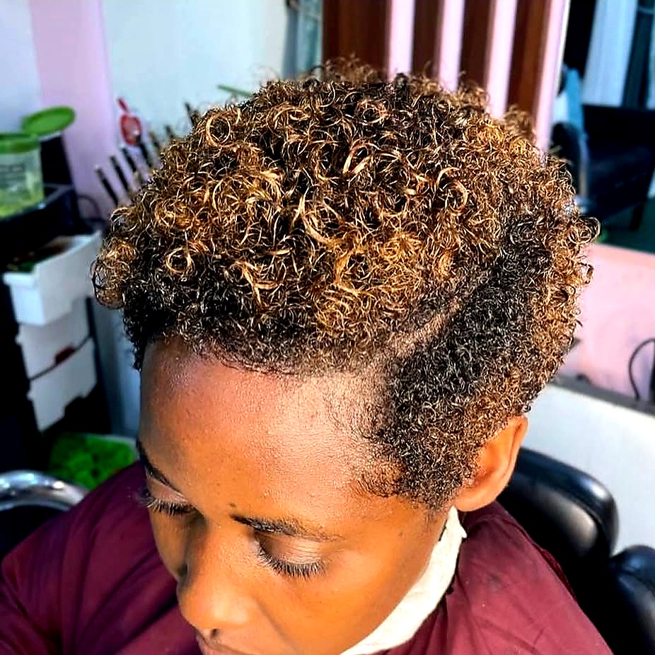 Natural hair style